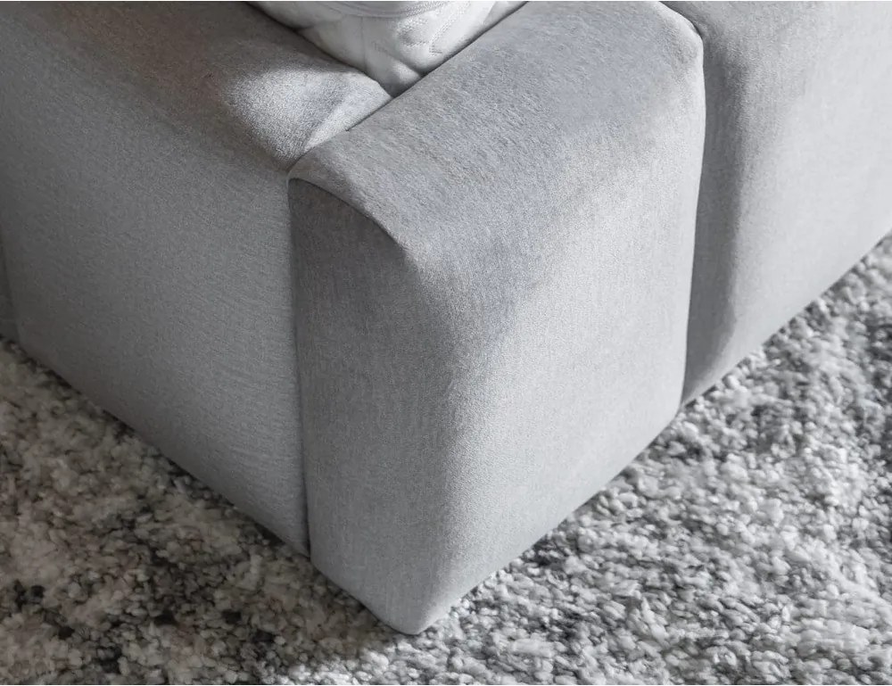 Pat matrimonial gri deschis tapițat cu spațiu de depozitare cu somieră 180x200 cm Lamica – ELTAP