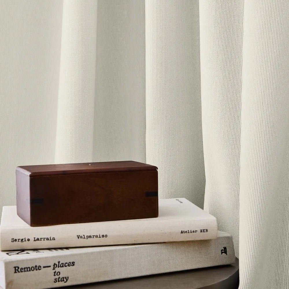 Draperie bej termoizolantă din catifea reiată 140x260 cm Madison – douceur d'intérieur