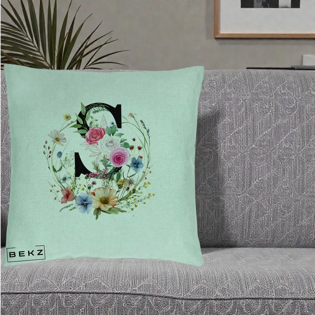 Cadou Personalizat - Perna Personalizata Monogram Litera S cu Flori Acuarela, 40x40 cm, Verde Menta, Husa Detasabila, Perna Inclusa, BEKZ®