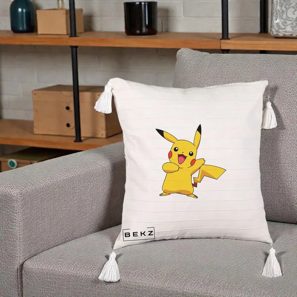 Perna Personalizata Pikachu Fericit, 40x40 cm, Bej cu Franjuri, Husa Detasabila, Perna Inclusa, BEKZ®