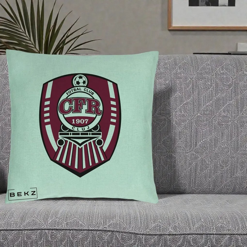 Perna Personalizata CFR Cluj Fotbal Club 1907, 40x40 cm, Verde Menta, Husa Detasabila, Perna Inclusa, BEKZ®