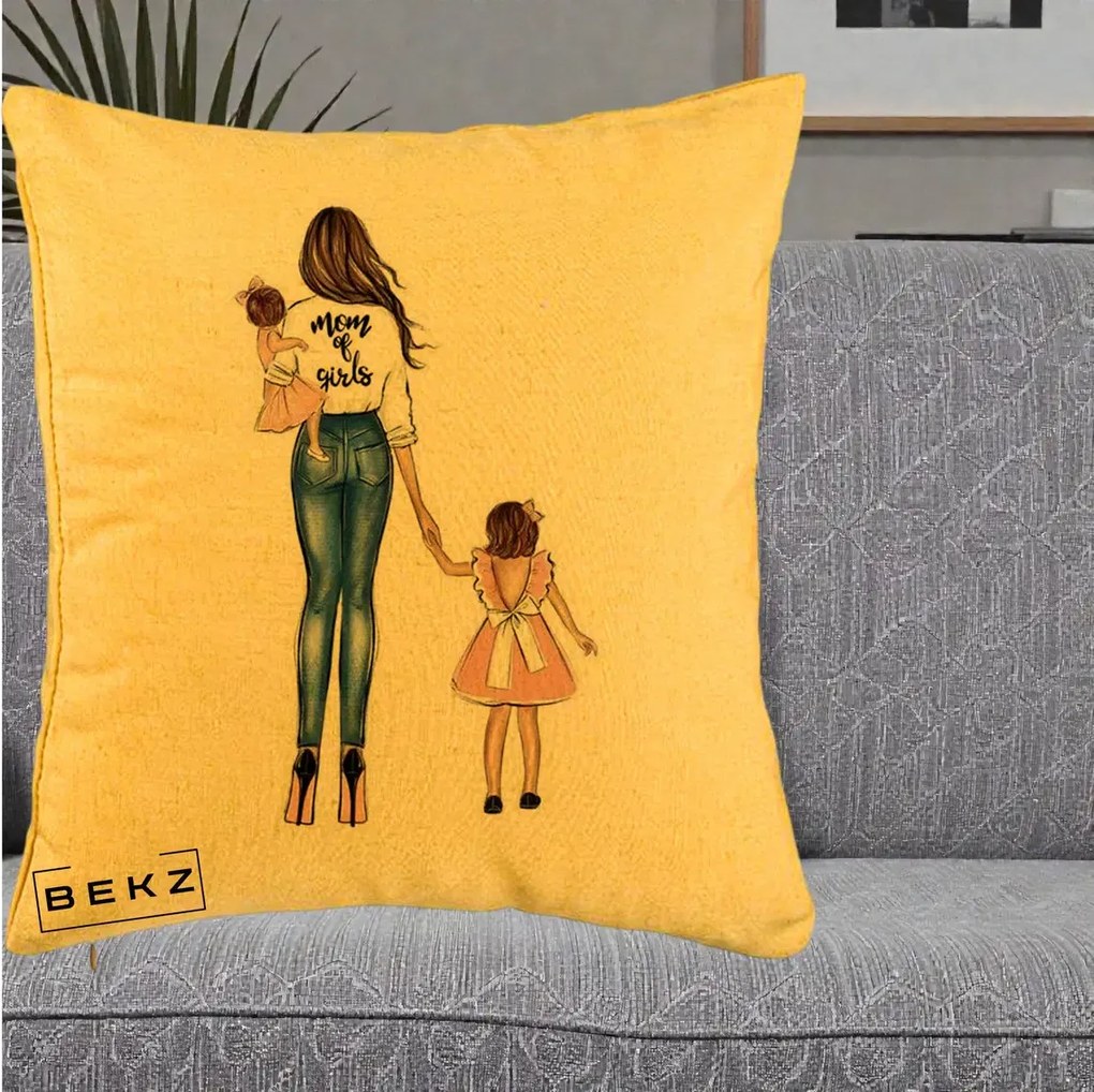 Cadou pentru Mama - Perna Personalizata Mom of Girls Mama cu Fetele, 40x40 cm, Galben, Husa Detasabila, Perna Inclusa, BEKZ®
