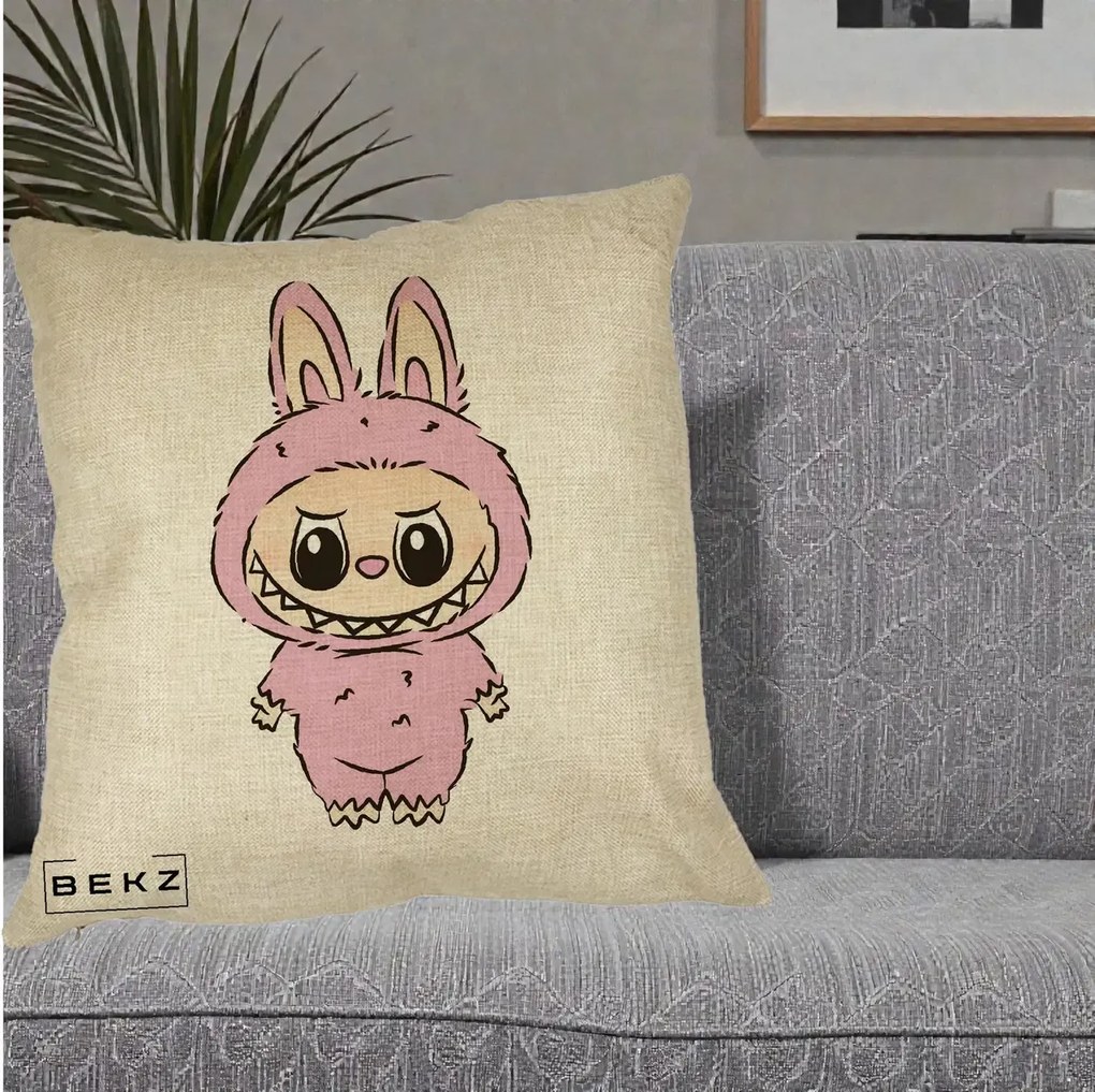 Perna Personalizata Labubu Mov Pastel, 40x40 cm, Crem, Husa Detasabila, Perna Inclusa, BEKZ®