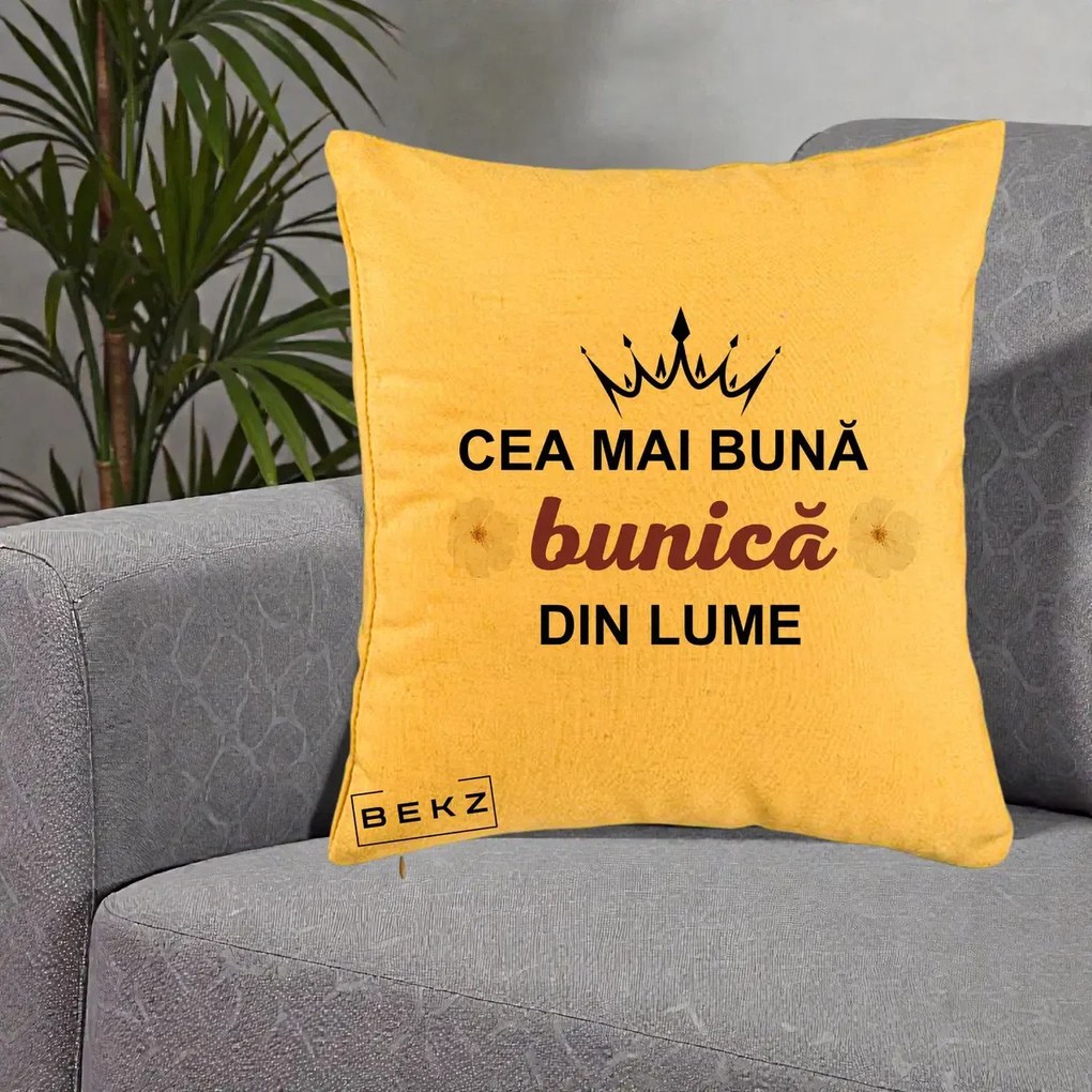 Cadou pentru Bunica - Perna Personalizata Cea Mai Buna Bunica Din Lume Coroana Mov Flori, 40x40 cm, Galben, Husa Detasabila, Perna Inclusa, BEKZ®