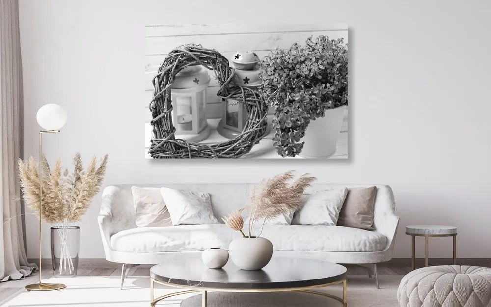 Tablou inimă din răchită cu felinare și liliacul în design alb-negru
