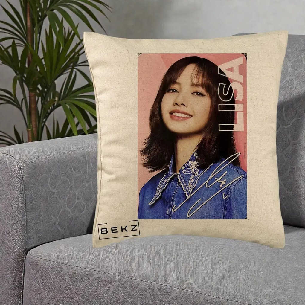Perna Personalizata K-pop BLACKPINK Lisa cu Semnatura, 40x40 cm, Bej, Husa Detasabila, Perna Inclusa, BEKZ®