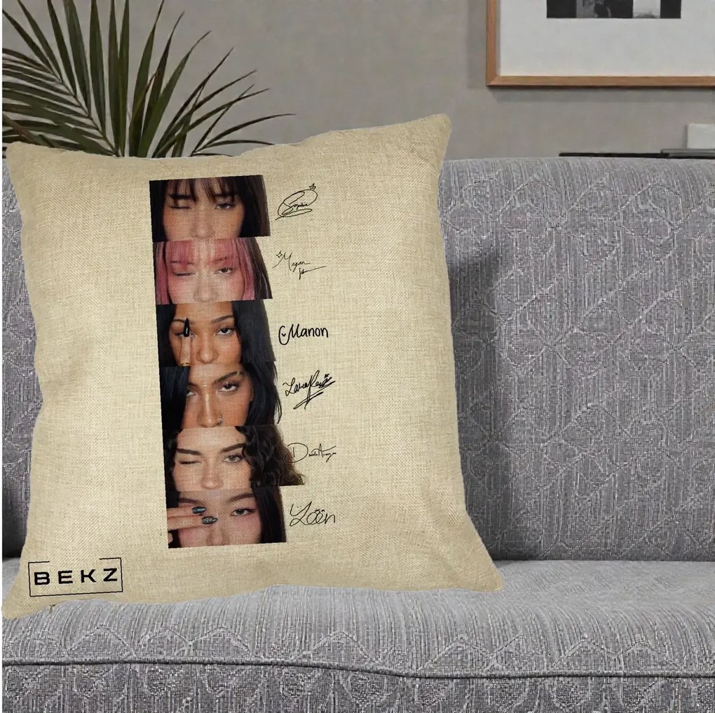 Perna Personalizata K-pop KATSEYE Semnaturi fara Foto, 40x40 cm, Crem, Husa Detasabila, Perna Inclusa, BEKZ®