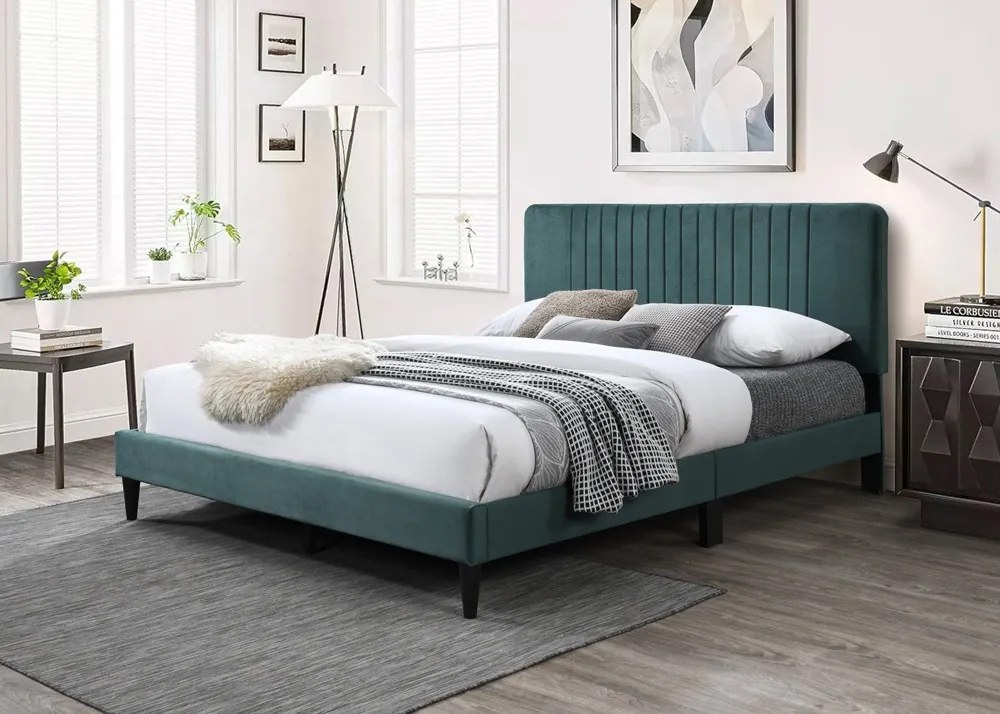 Pat tapitat Emerald cu catifea verde, 160x200, cadru din lemn cu somiera fixa