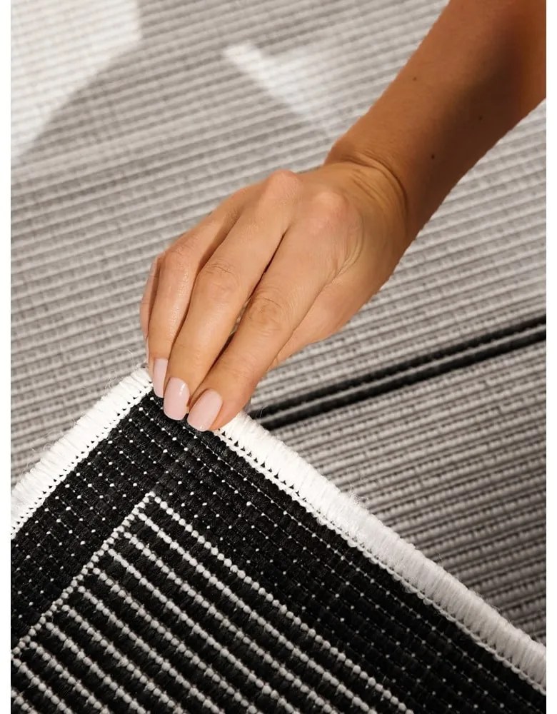 Covor pentru exterior și interior alb-negru 160x230 cm Duet Bowen – NORTHRUGS