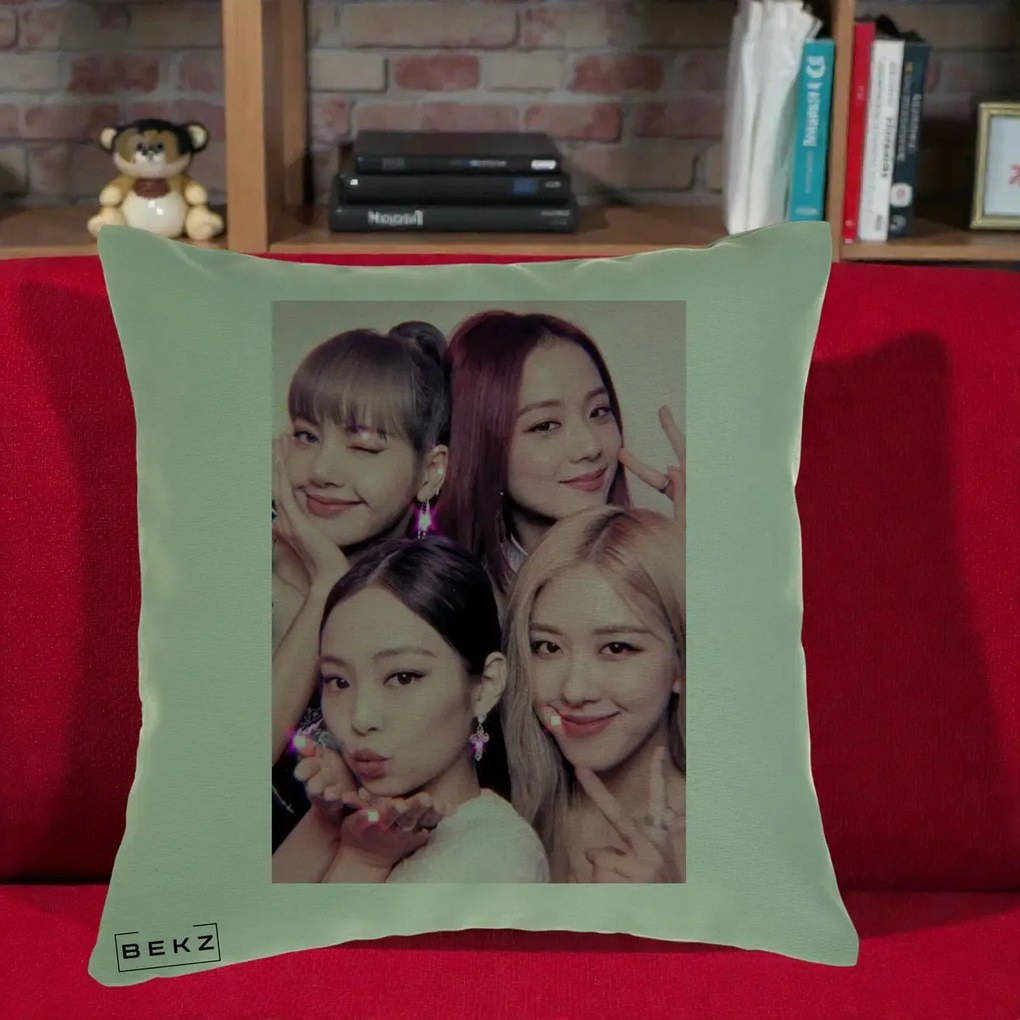 Perna Personalizata K-pop BLACKPINK Foto Grup Selfie Roz cu Glitter, 40x40 cm, Verde, Husa Detasabila, Perna Inclusa, BEKZ®