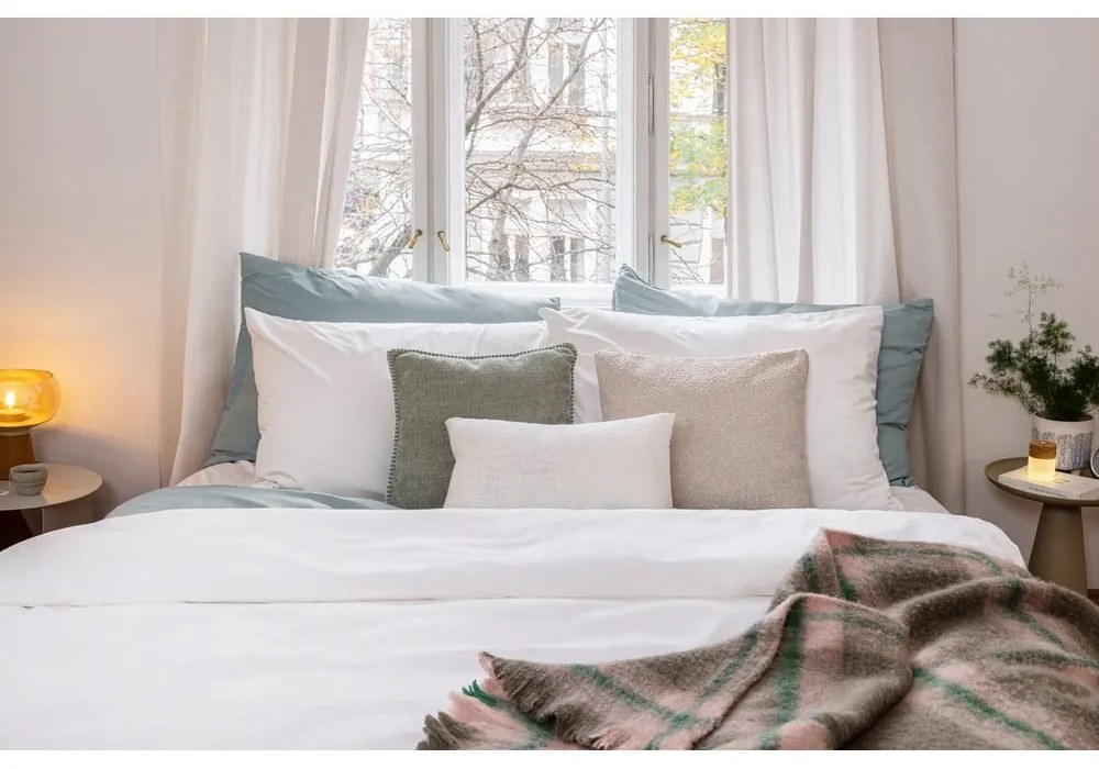 Lenjerie de pat albă din microsatin pentru pat dublu 200x200 cm Basic – Bonami Essentials