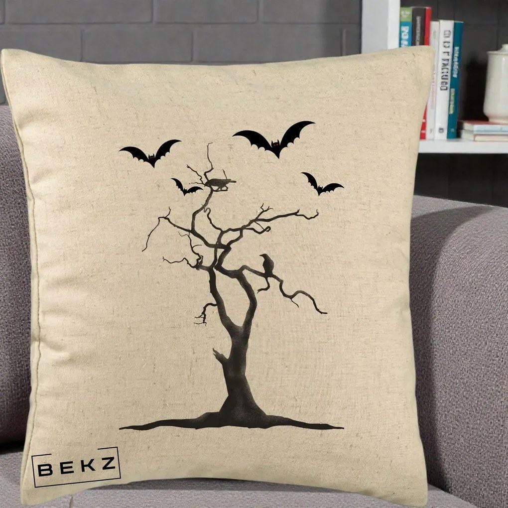 Perna Decorativa Halloween Copac cu Lilieci Alb-Negru, 40x40 cm, Bej, Husa Detasabila, Perna Inclusa, BEKZ®