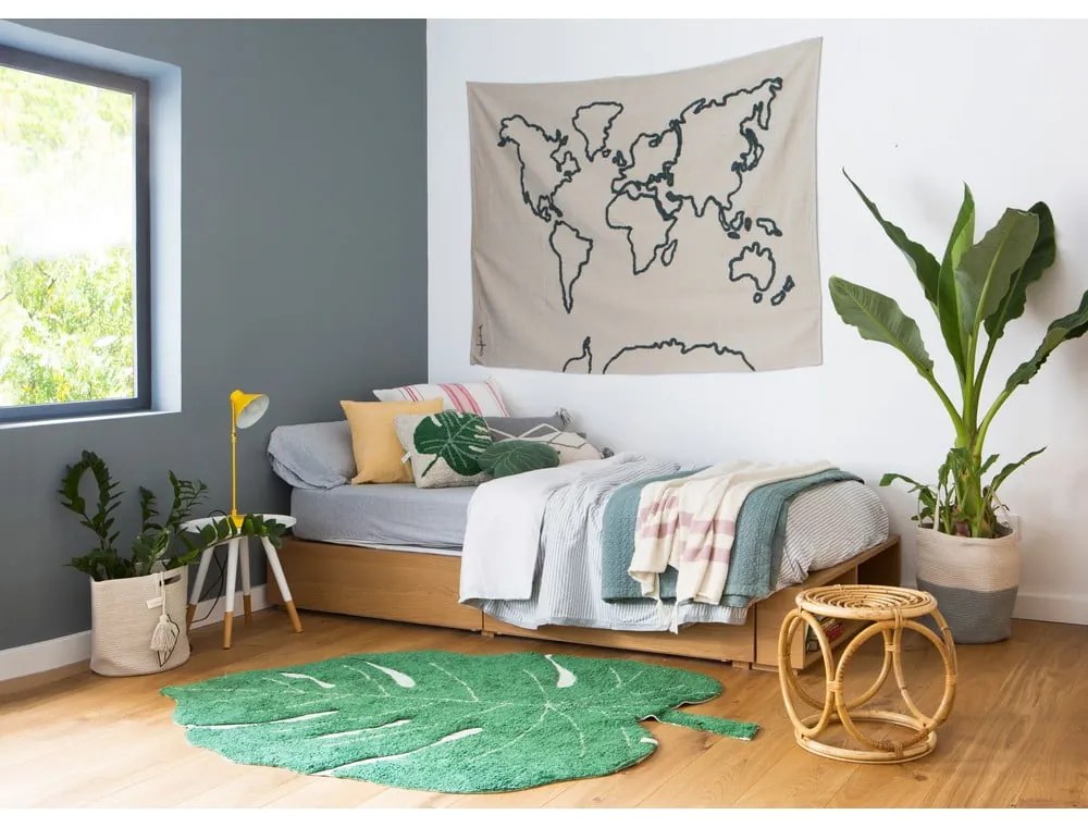 Covor pentru copii verde închis lavabil/țesut manual din bumbac 120x180 cm Monstera Leaf – Lorena Canals