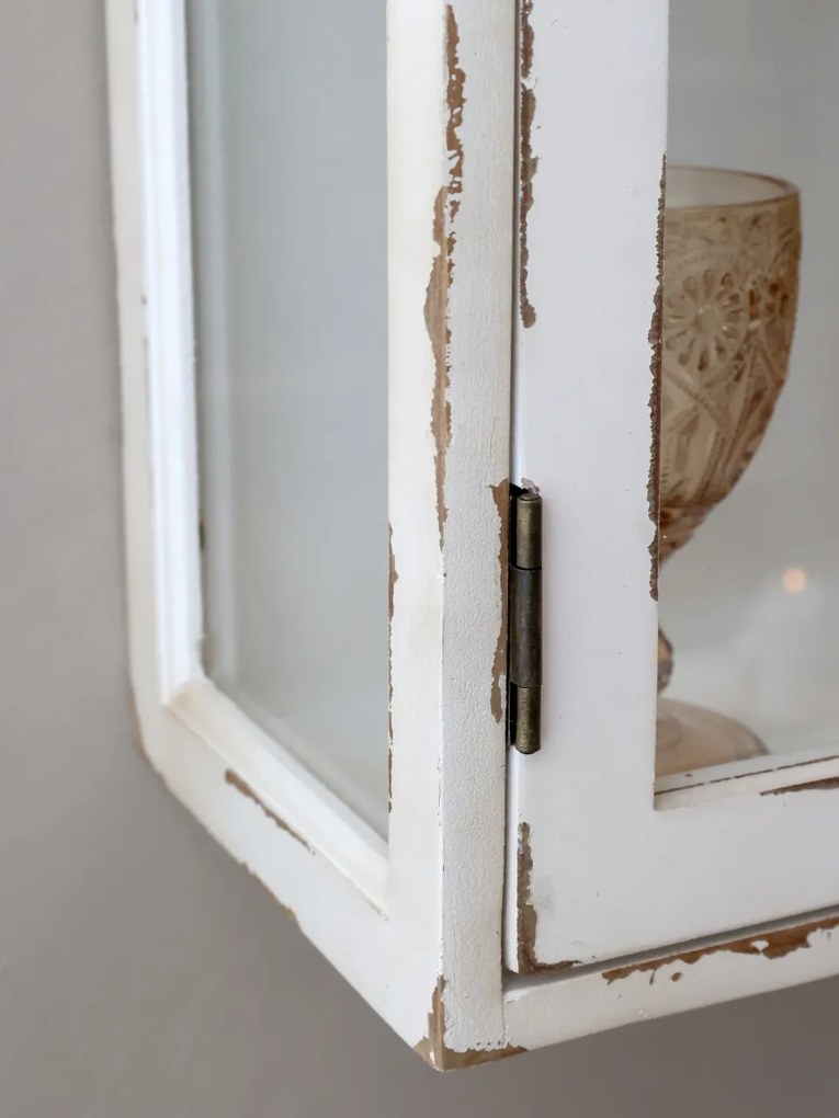 Vitrina de perete, din lemn masiv, cu aspect vintage