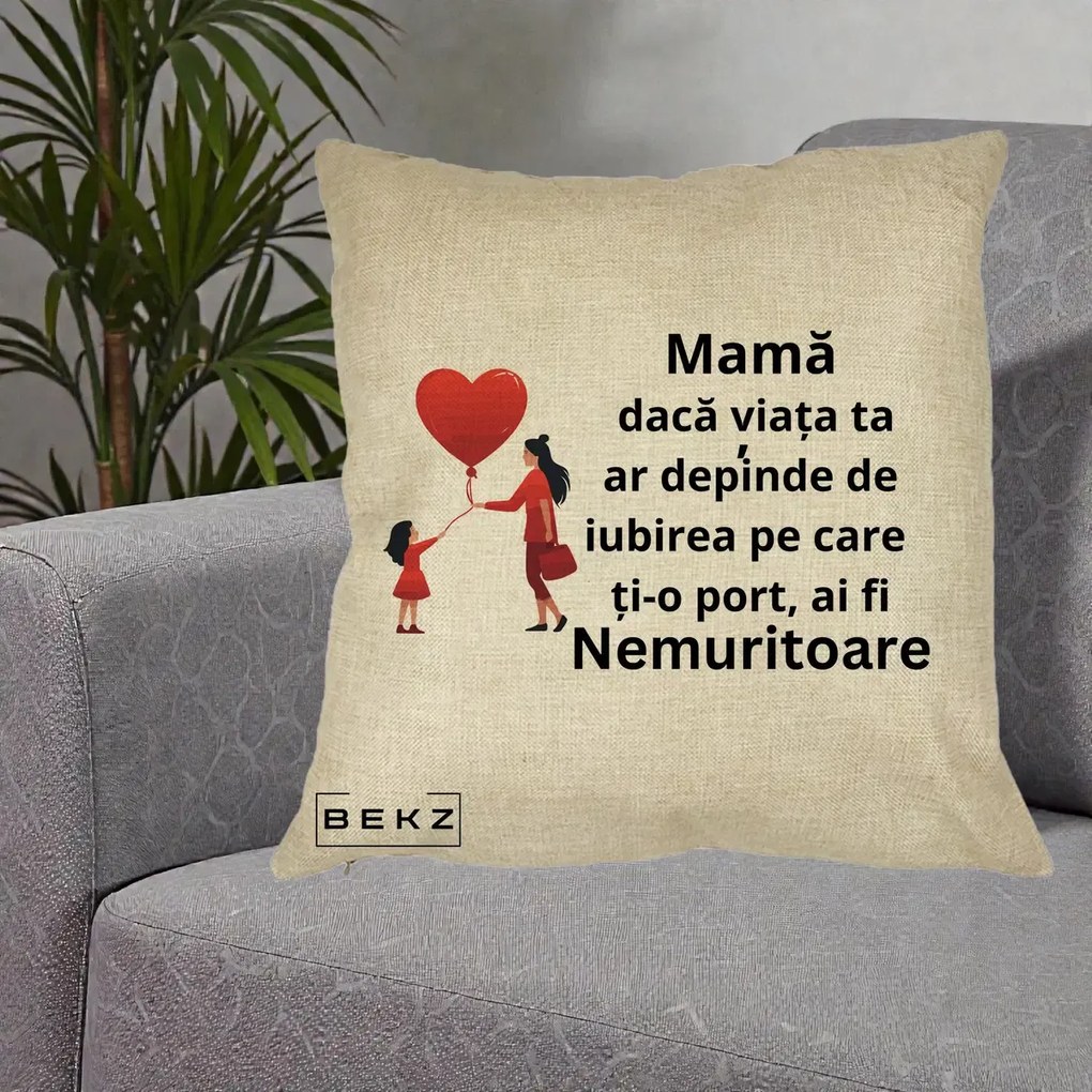 Cadou pentru Mama - Perna Personalizata Mama Nemuritoare cu Bebelus Kawaii, 40x40 cm, Crem, Husa Detasabila, Perna Inclusa, BEKZ®