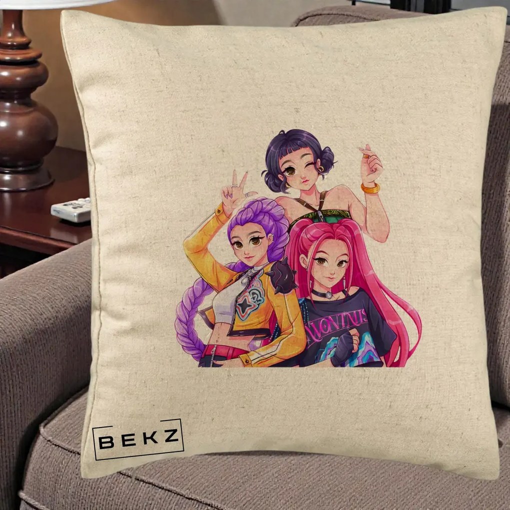 Perna Personalizata K-pop HUNTRX Trio Animat Fete Foto, 40x40 cm, Bej, Husa Detasabila, Perna Inclusa, BEKZ®