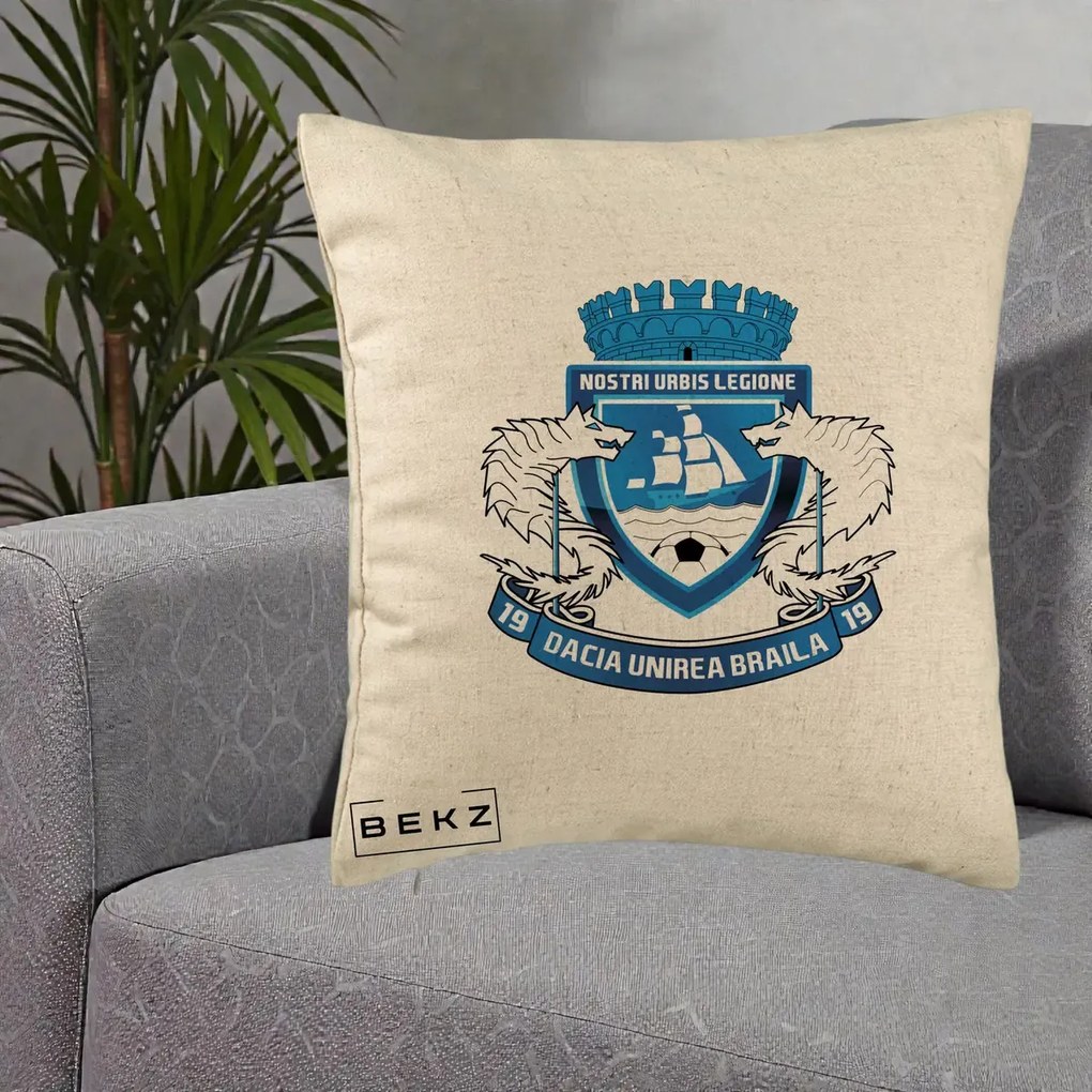 Perna Personalizata Dacia Unirea Braila 1919 Fotbal, 40x40 cm, Bej, Husa Detasabila, Perna Inclusa, BEKZ®