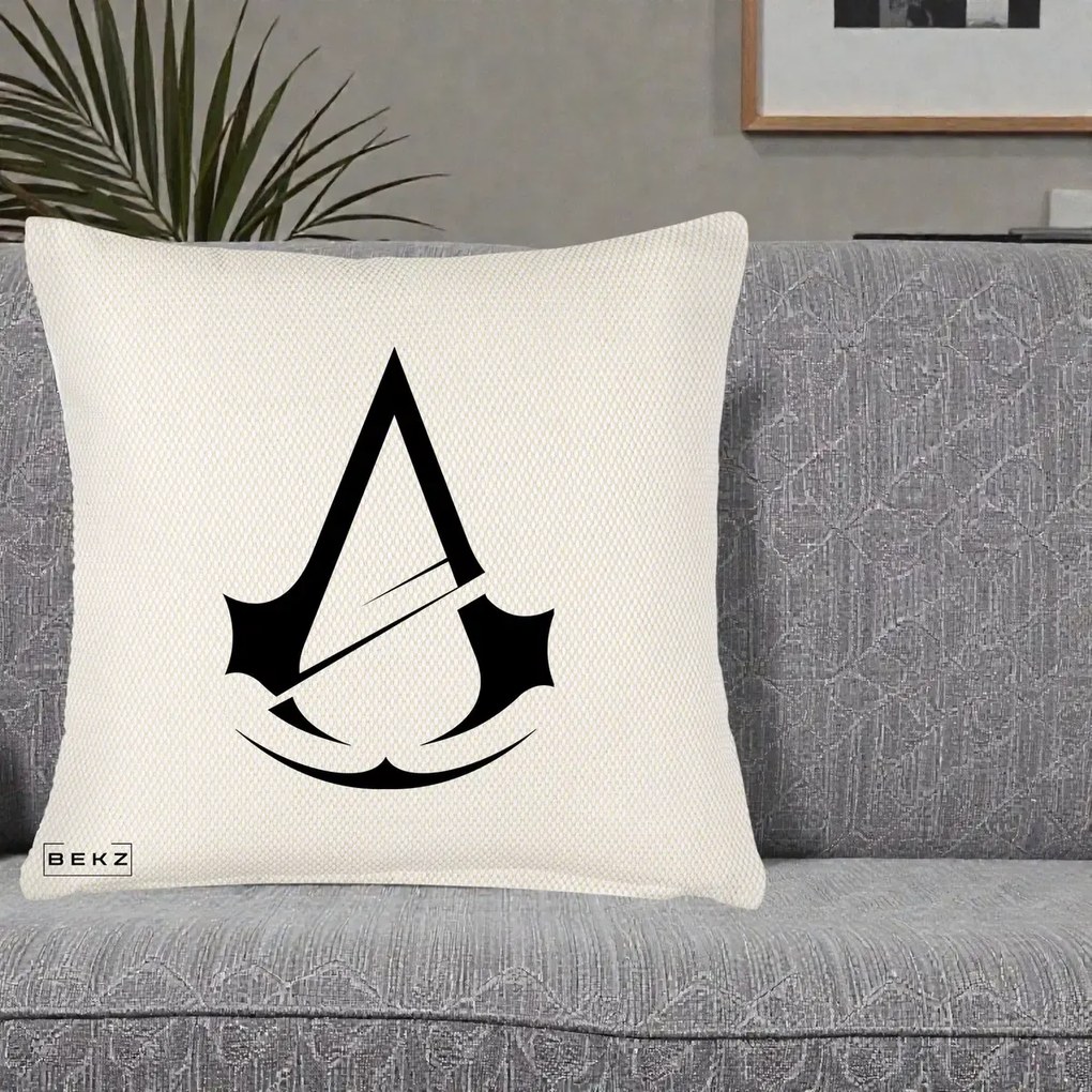 Perna Personalizata Assassin's Creed Minimalist, 40x40 cm, Crem Reliefat, Husa Detasabila, Perna Inclusa, BEKZ®