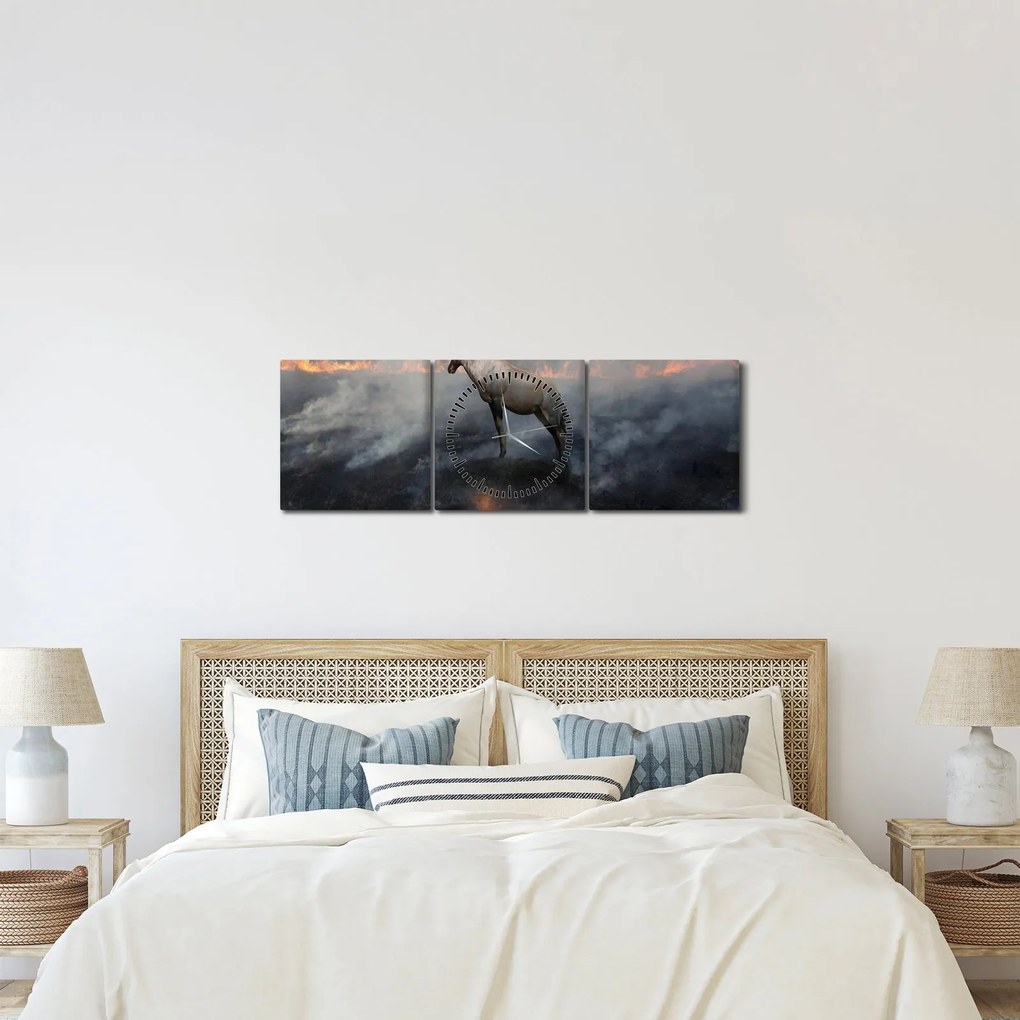 Tablou cu capră de munte în foc (cu ceas) (90x30 cm)
