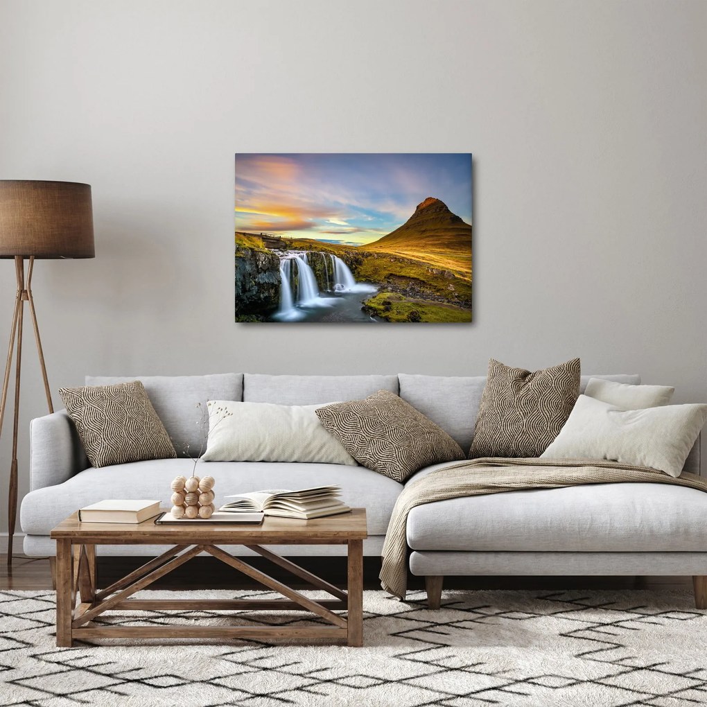 Tablou cu munții și cascade pe Islanda (70x50 cm)