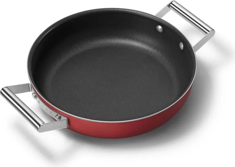Oală joasă cu capac Smeg CKFD2811RDM, 28 cm, 3,7 l, acoperire antiaderentă cu 3 straturi, rezistentă la cuptor până la 250 °C, fără PFAS, compatibilă cu plitele cu inducție, roșie