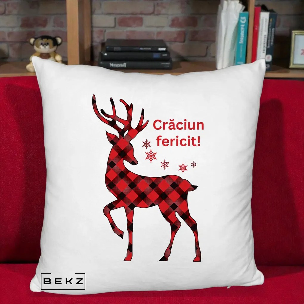 Perna Decorativa Ren Tartan Craciun Fericit, 40x40 cm, Alb Pufos, Husa Detasabila, Perna Inclusa, BEKZ®