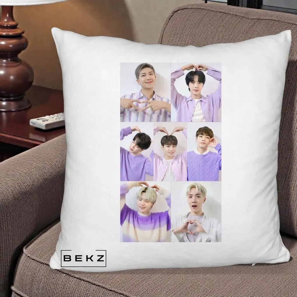 Perna Personalizata K-pop BTS Colaj 7 Portrete cu Inimi Lila, 40x40 cm, Alb Pufos, Husa Detasabila, Perna Inclusa, BEKZ®
