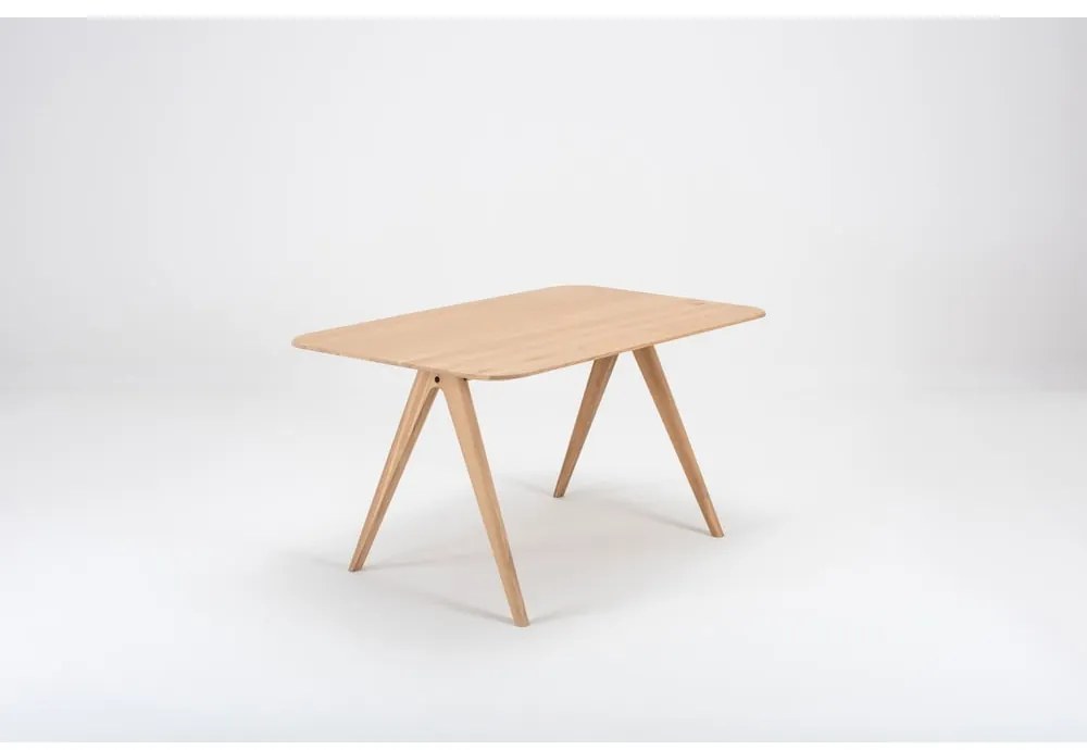 Masă din lemn de stejar Gazzda Ava, 140 x 90 cm