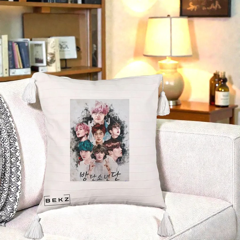 Perna Personalizata K-pop BTS Bangtan Boys Poster Artistic Negru Alb, 40x40 cm, Bej cu Franjuri, Husa Detasabila, Perna Inclusa, BEKZ®