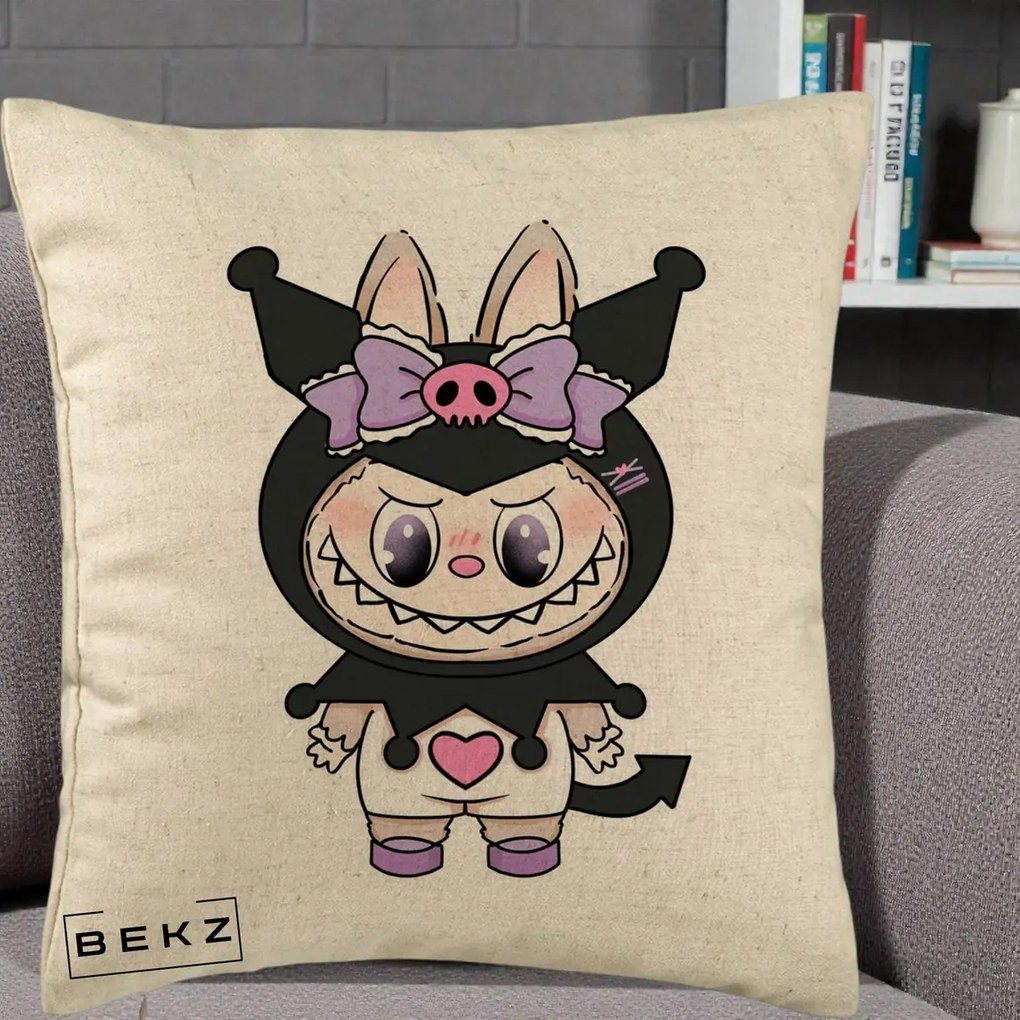 Perna Personalizata Labubu x Kuromi, 40x40 cm, Bej, Husa Detasabila, Perna Inclusa, BEKZ®