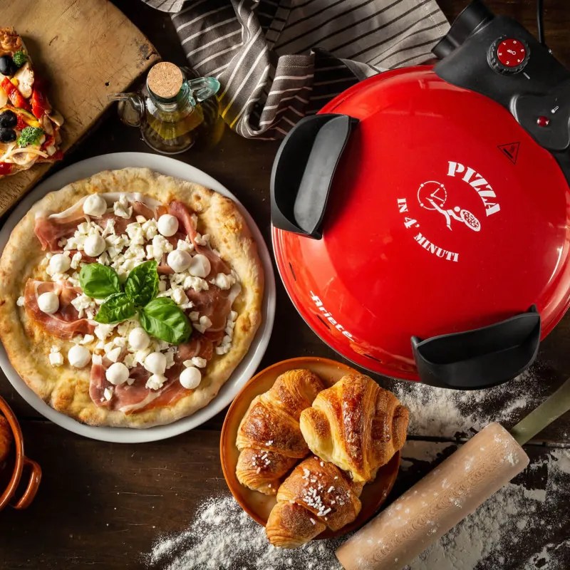 Cuptor electric pentru pizza Ariete "Pizza in 4 minute" 0909/10, 1200W, 32 cm, Pana la 400°C, 5 trepte, Placa de piatra, Acoperire antiaderenta, Rosu