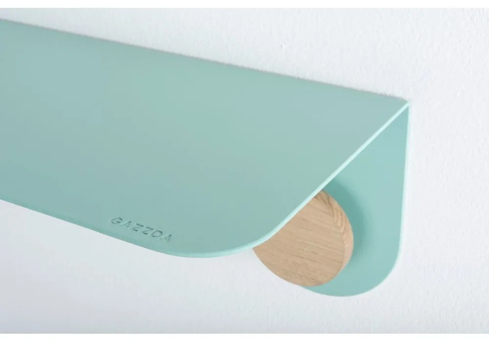 Raft de perete din oțel și detalii din lemn de stejar, cu 2 cârlige Gazzda Hook, lungime 60 cm, verde