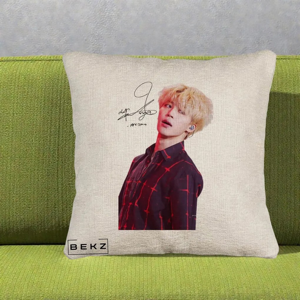Perna Personalizata K-pop BTS Jimin Portret Artistic par Blond Autograf, 40x40 cm, Bej Canapea, Husa Detasabila, Perna Inclusa, BEKZ®