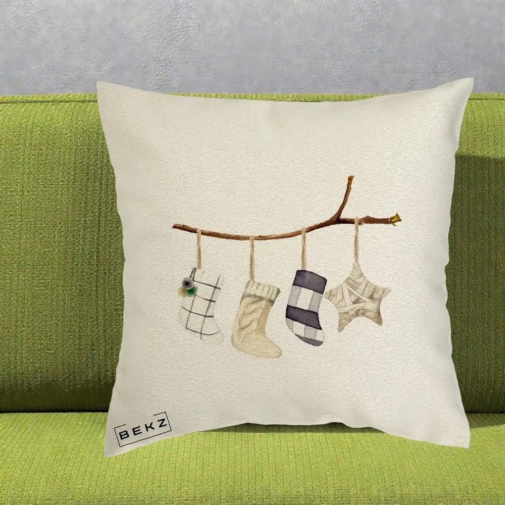 Perna Decorativa Ciorapi de Craciun pe Ramura, 40x40 cm, Ecru, Husa Detasabila, Perna Inclusa, BEKZ®