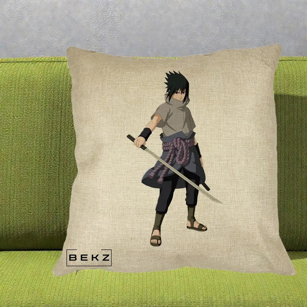 Perna Personalizata Naruto Sasuke Uchiha cu Sabia, 40x40 cm, Crem, Husa Detasabila, Perna Inclusa, BEKZ®