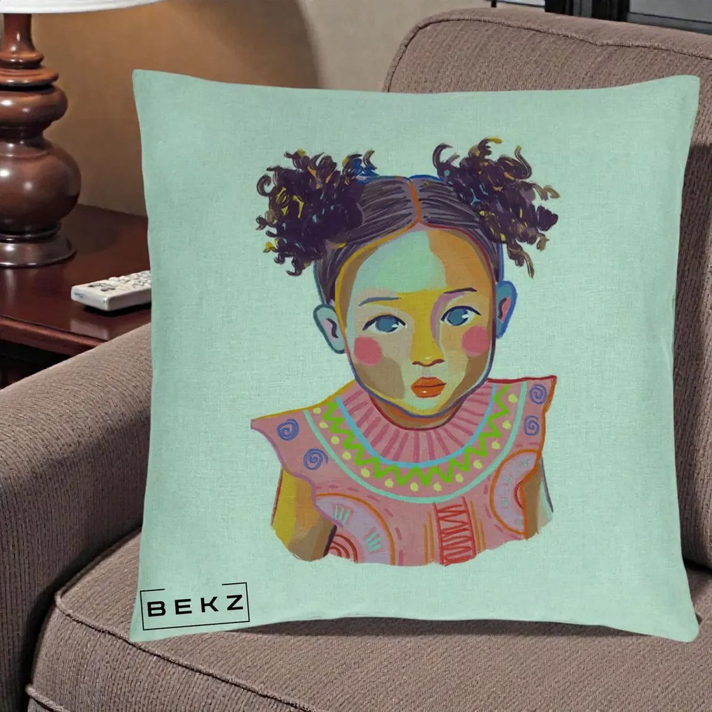 Perna Decorativa Fetita Vesela Portret Colorat, 40x40 cm, Verde Menta, Husa Detasabila, Perna Inclusa, BEKZ®