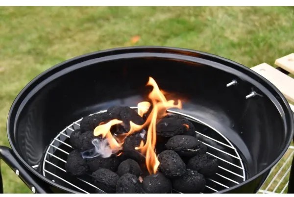 Grătar portabil cu cărbuni, negru/lemn