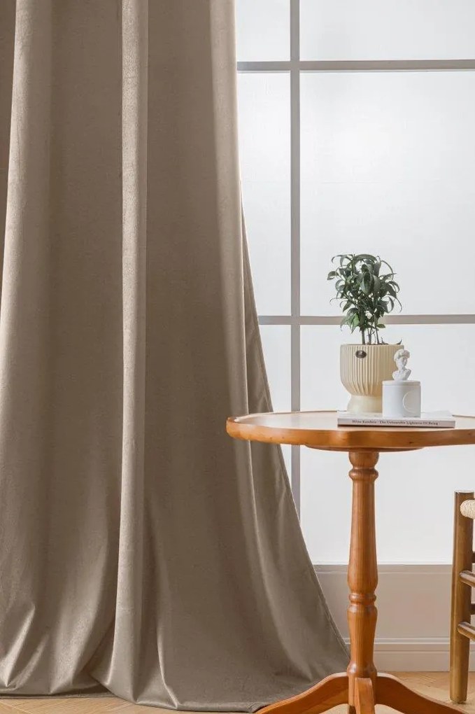 Draperie din catifea opaca bej VELVET 140x250 cm