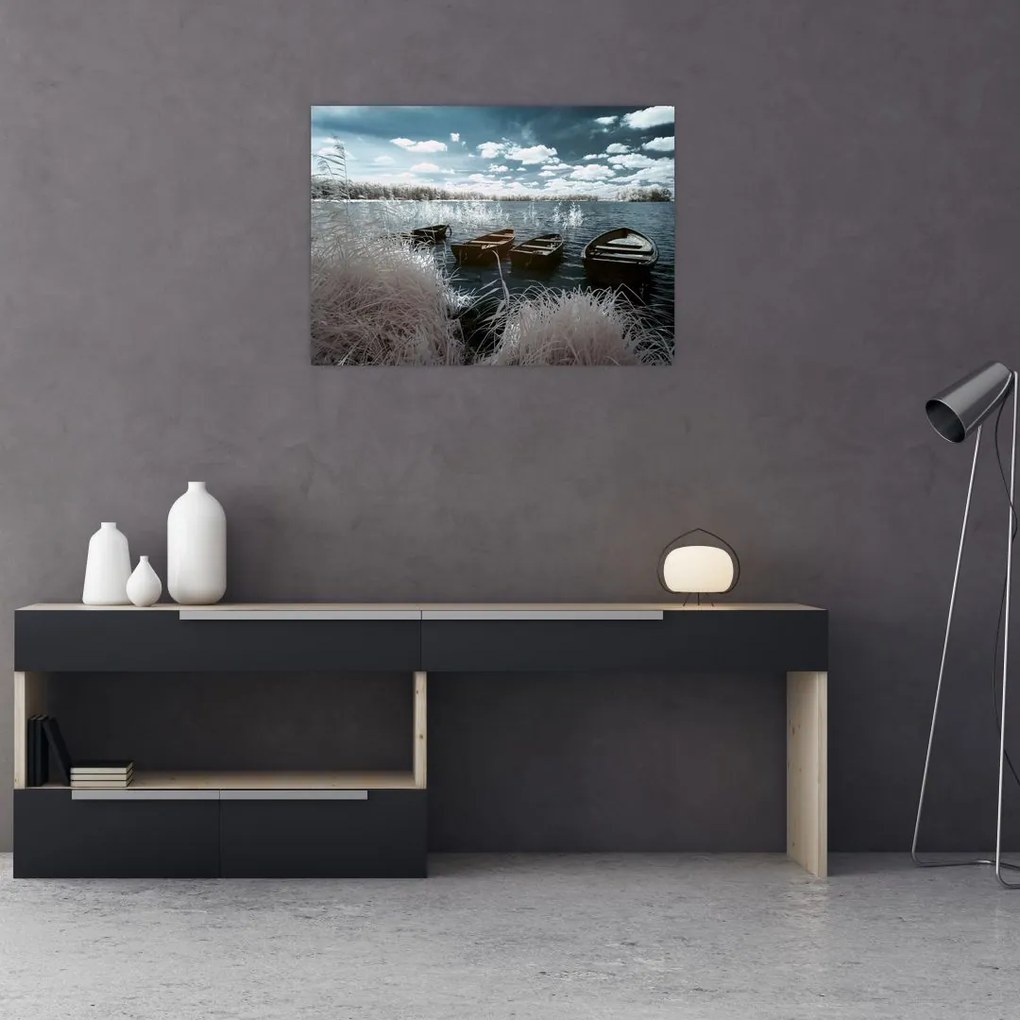 Tablou pe sticlă - Bărci de lemn pe lac (70x50 cm)