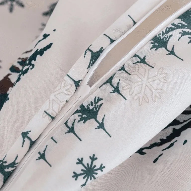 Lenjerie de pat din flanel SNOWY HOUSES alb Dimensiune lenjerie de pat: 70 x 90 cm | 140 x 220 cm