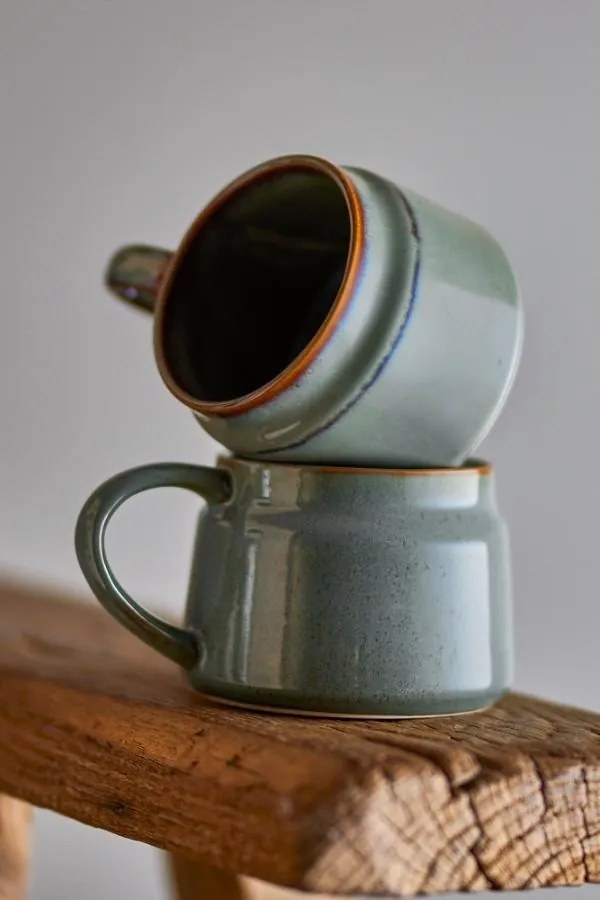 Cană din ceramică verde cu finisaj artizanal și margine maro, 10x7 cm, 350 ml, "Pixie"
