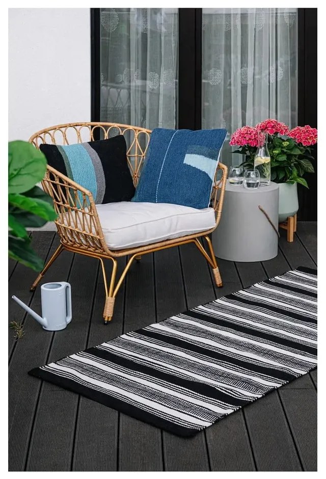 Covor reversibil pentru exterior din plastic reciclat Green Decore Zambezi, 80 x 180 cm, alb-negru