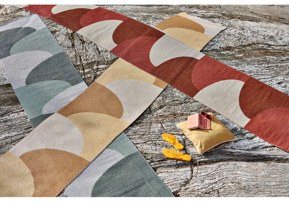 Covor tip traversă pentru interior și exterior galben ocru 70x270 cm Hill Ochre Pale Yellow – Pappelina