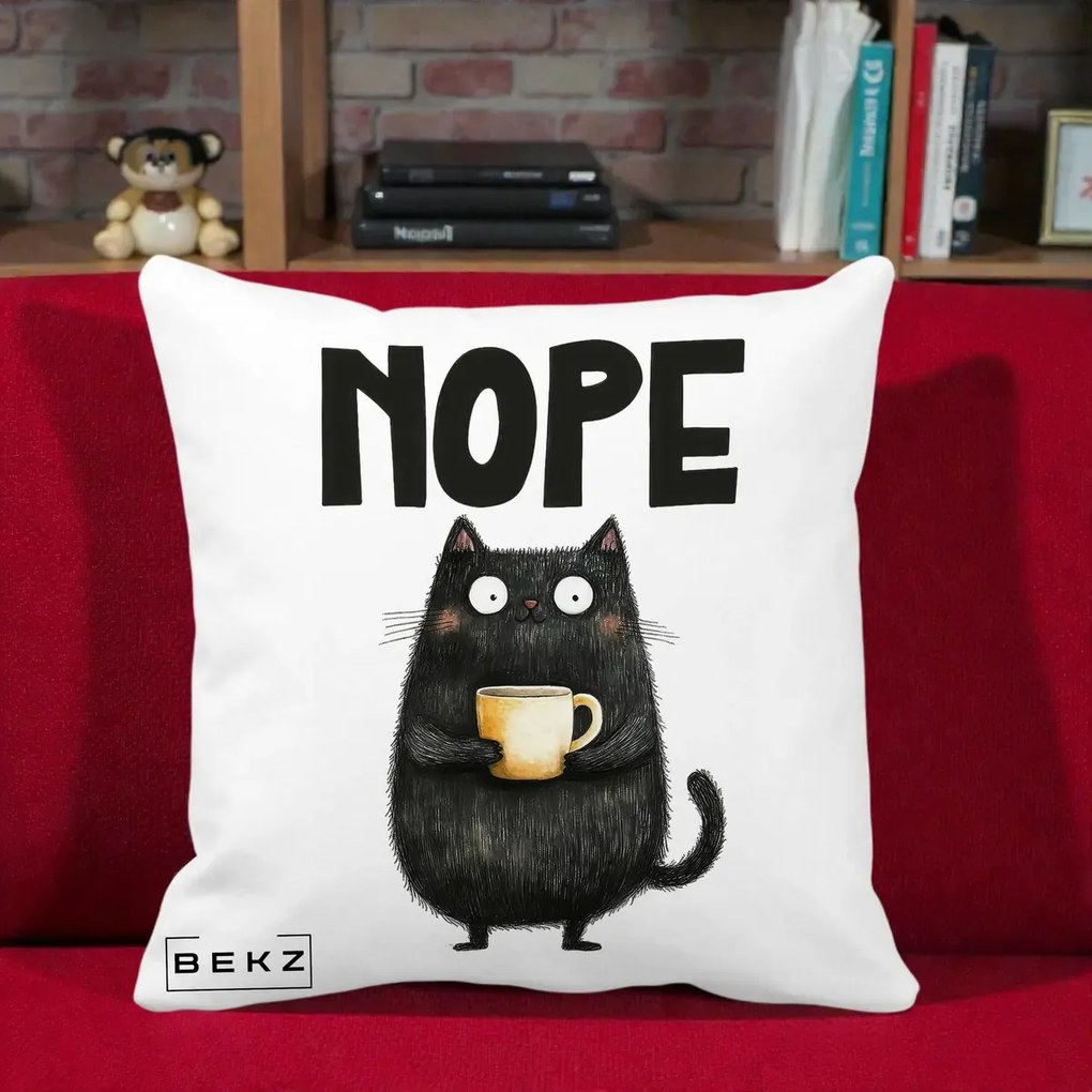 Perna Decorativa NOPE Pisica Neagra Cafea, 40x40 cm, Alba Mata, Husa Detasabila, Perna Inclusa, BEKZ®