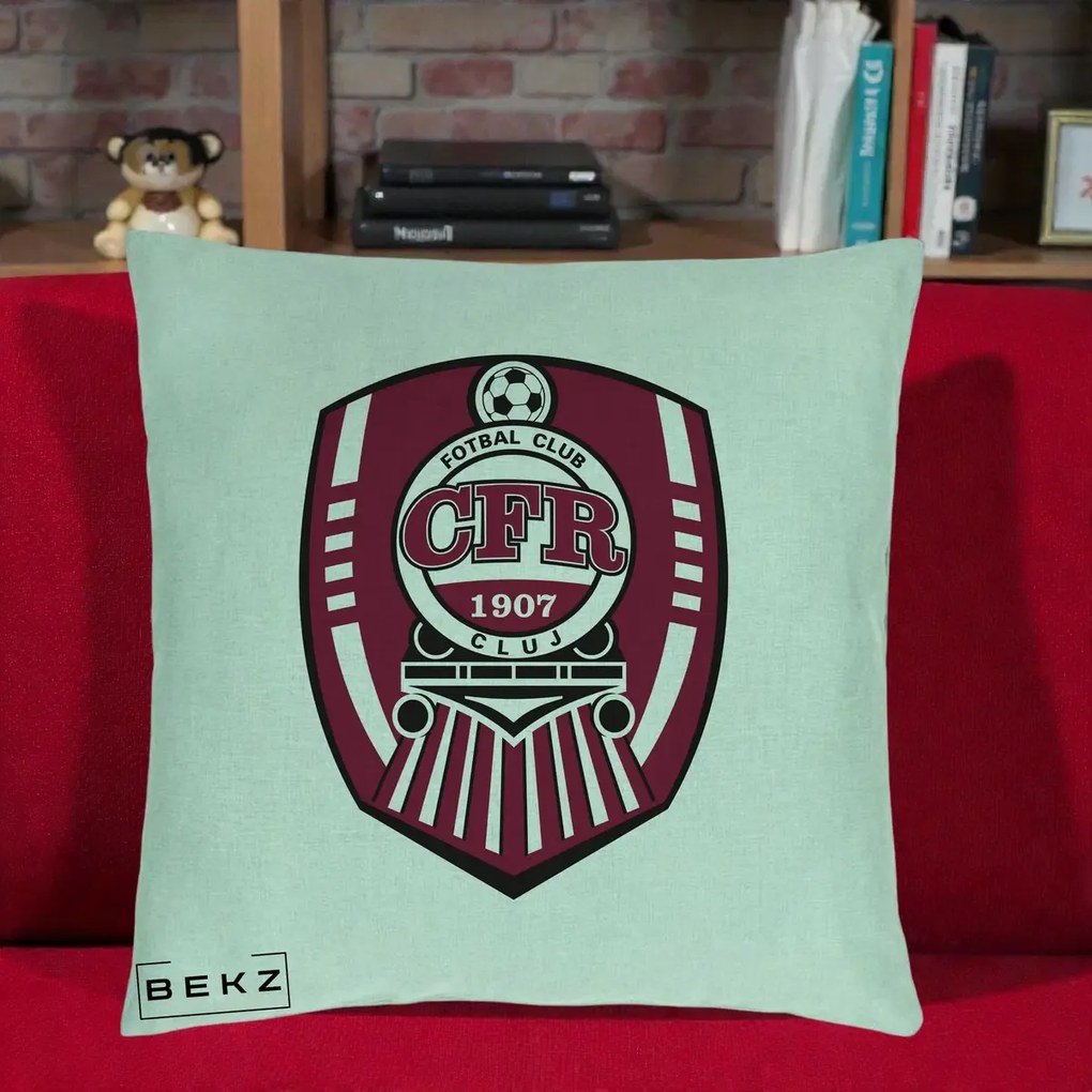 Perna Personalizata CFR Cluj Fotbal Club 1907, 40x40 cm, Verde Menta, Husa Detasabila, Perna Inclusa, BEKZ®