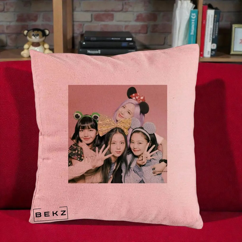 Perna Personalizata K-pop BLACKPINK Accesorii Haioase, 40x40 cm, Roz, Husa Detasabila, Perna Inclusa, BEKZ®