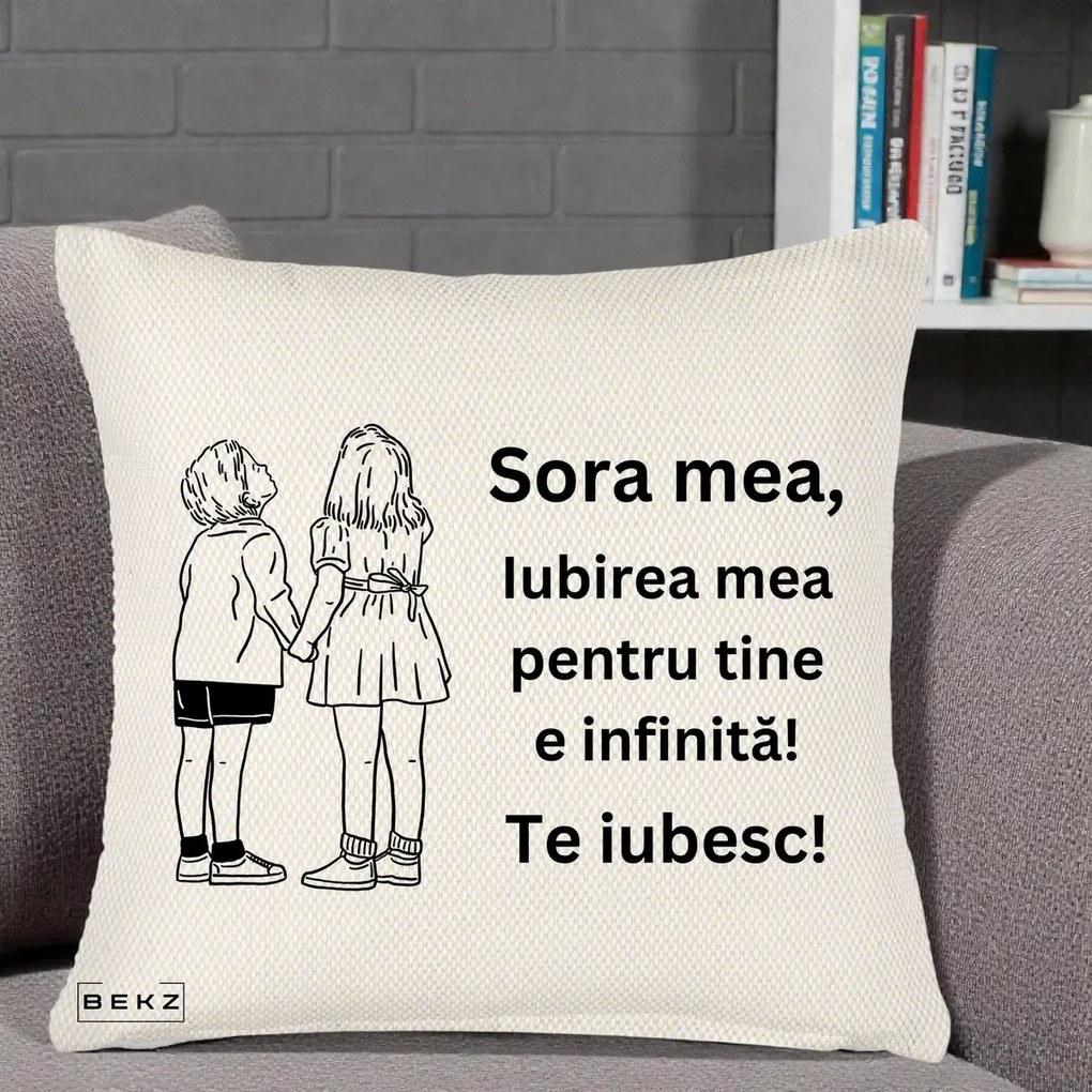 Cadou pentru Sora - Perna Personalizata Sora Mea Te Iubesc Copii Tinand Maini Line Art, 40x40 cm, Crem Reliefat, Husa Detasabila, Perna Inclusa, BEKZ®