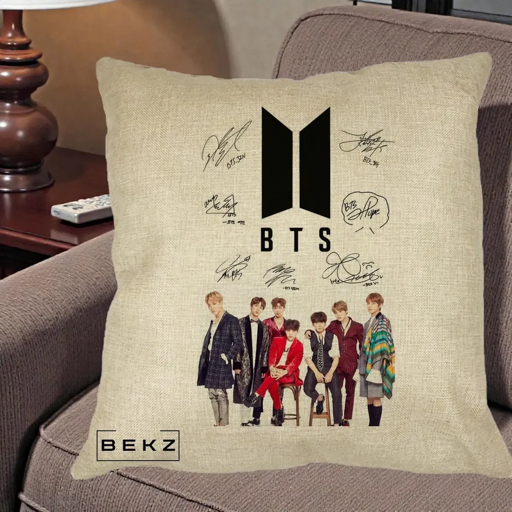 Perna Personalizata K-pop BTS Semnaturi Foto, 40x40 cm, Crem, Husa Detasabila, Perna Inclusa, BEKZ®