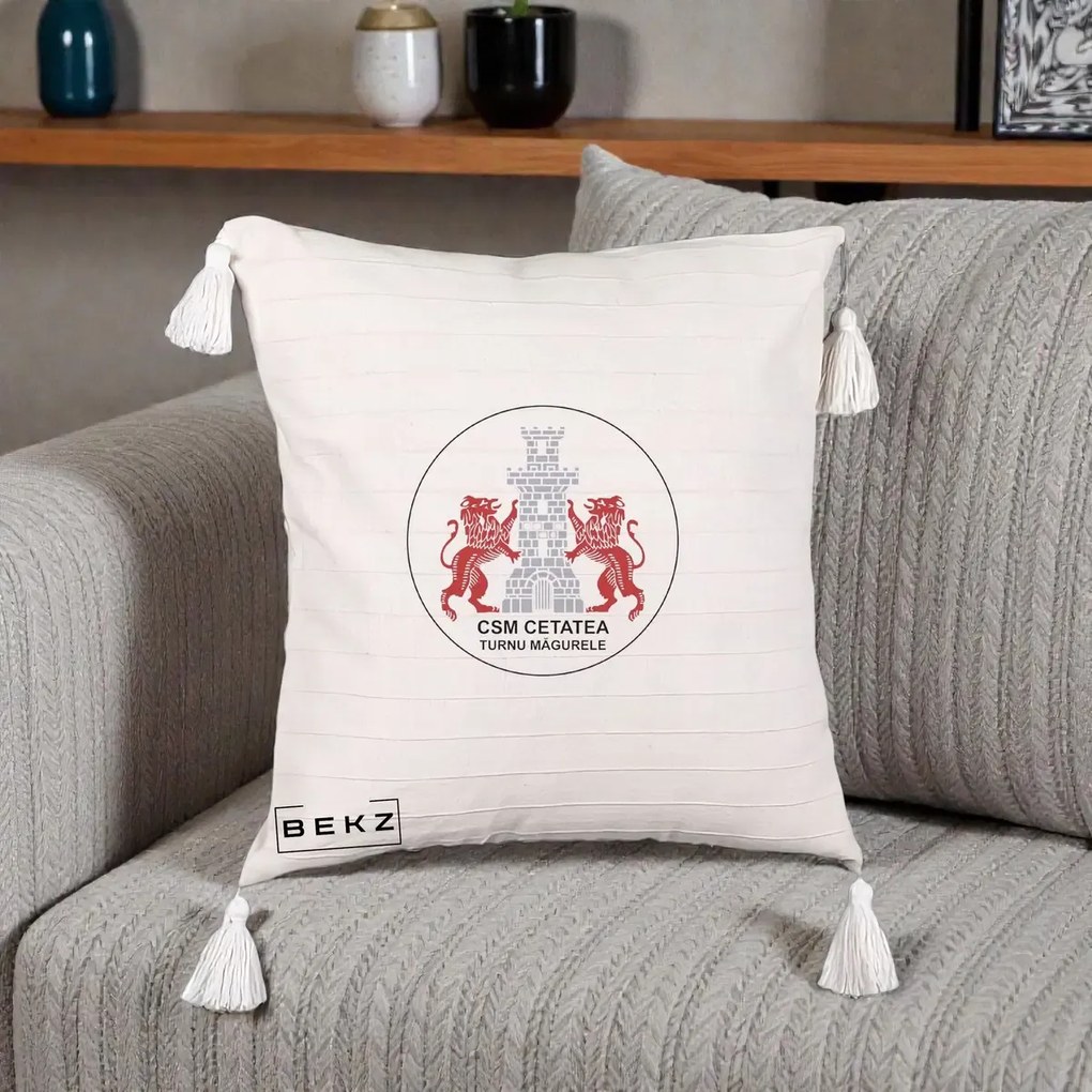 Perna Personalizata CSM Cetatea Turnu Magurele Fotbal, 40x40 cm, Bej cu Franjuri, Husa Detasabila, Perna Inclusa, BEKZ®