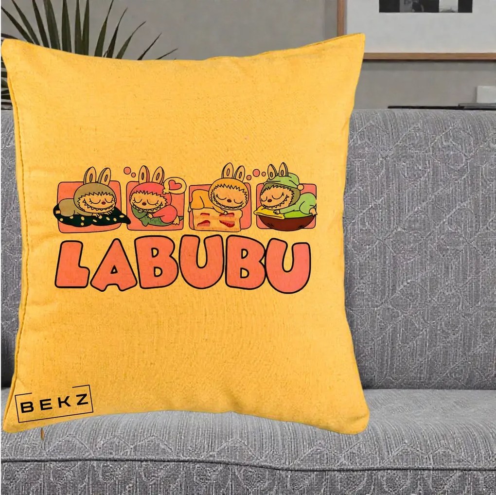 Perna Personalizata Labubu Sleeping Quad, 40x40 cm, Galben, Husa Detasabila, Perna Inclusa, BEKZ®